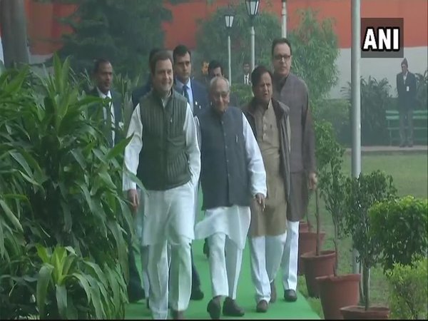Rahul with senior Congress leaders
