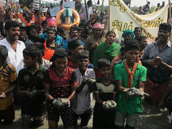 Fisherfolk's life and livelihood at stake Fisherfolk's life and livelihood at stake