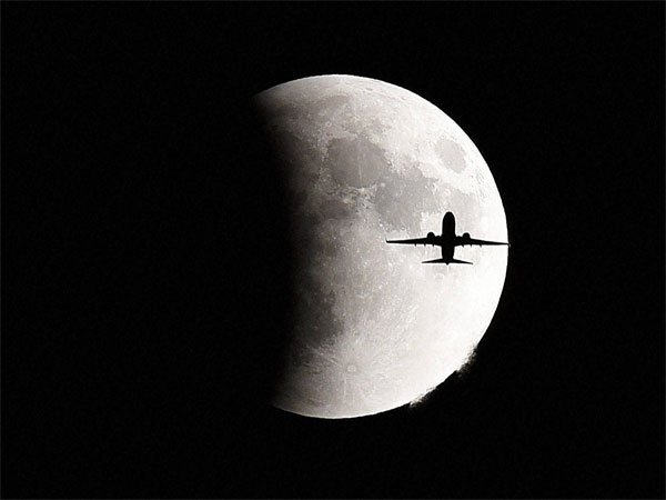 July 27: Total Lunar Eclipse July 27: Total Lunar Eclipse