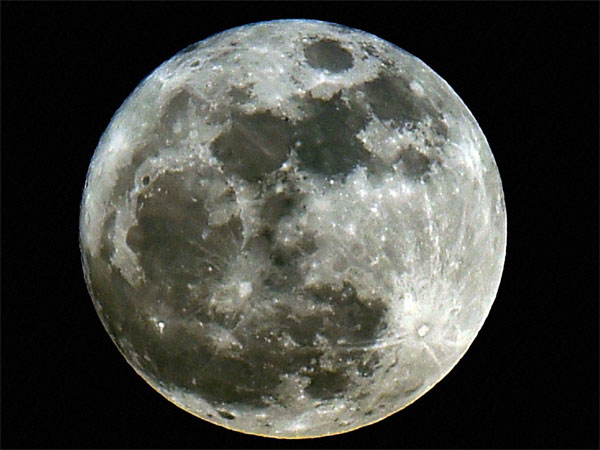 Why is it called blood moon?