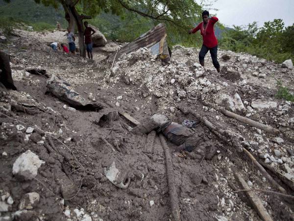 Mudslides demolish homes in California, at least 13 die (Representative image) Mudslides demolish homes in California, at least 13 die (Representative image)