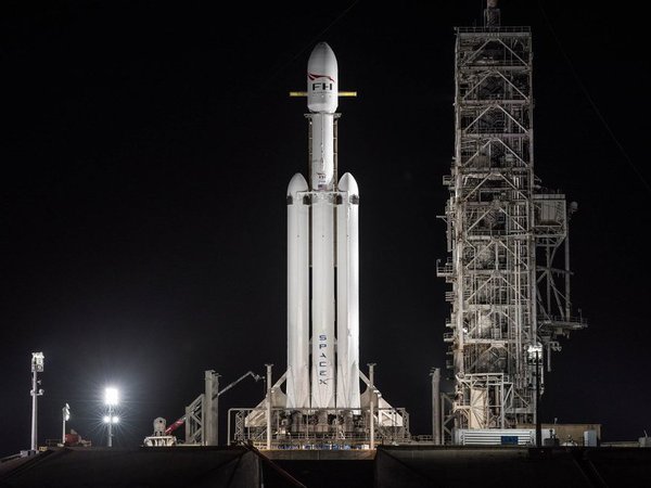 SpaceX's Falcon Heavy. Courtesy: @SpaceX SpaceX's Falcon Heavy. Courtesy: @SpaceX