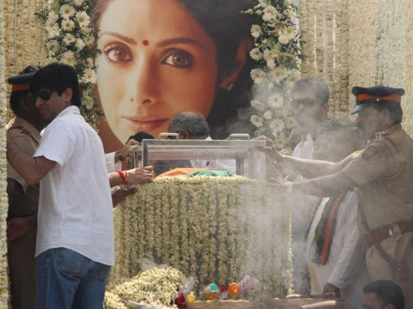Thousands gather to bid farewell to Sridevi Thousands gather to bid farewell to Sridevi
