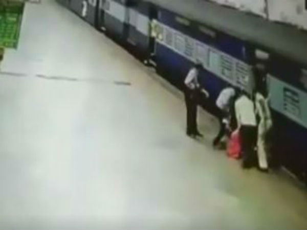 Mumbai: RPF personnel saves woman's life who slipped while boarding train Mumbai: RPF personnel saves woman's life who slipped while boarding train