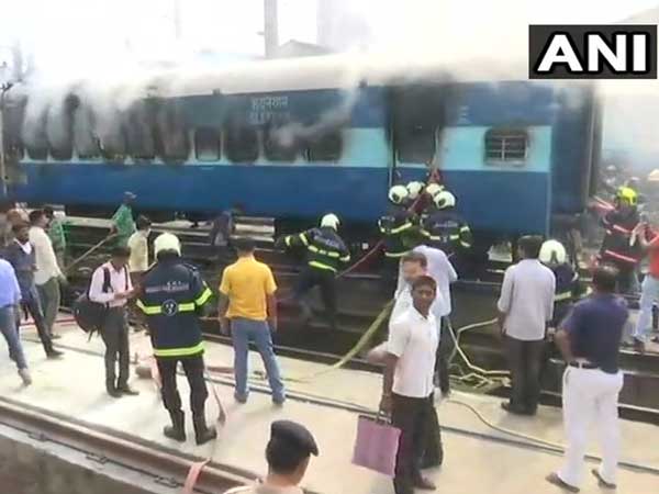Mumbai: Fire breaks out at Chhatrapati Shivaji Terminus railway yard Mumbai: Fire breaks out at Chhatrapati Shivaji Terminus railway yard