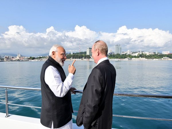 Modi and Putin sail together from Bocharev Creek to Olympic Park in #Sochi