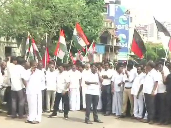 Sterlite protest: Tamil Nadu bandh begins, transport likely to be affected Sterlite protest: Tamil Nadu bandh begins, transport likely to be affected
