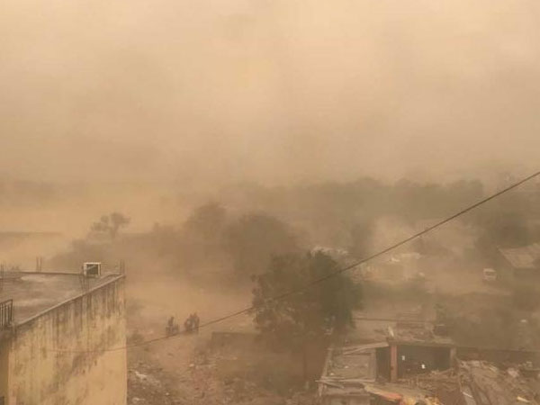 Over 100 killed as high-intensity dust storm hits Uttar Pradesh Over 100 killed as high-intensity dust storm hits Uttar Pradesh