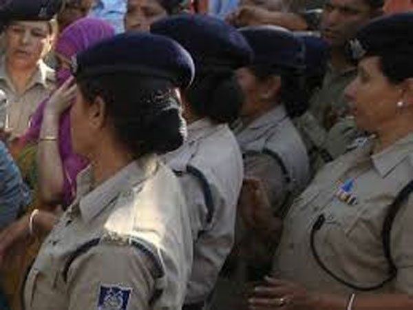 Maharashtra: Woman cop gets nod for sex change Maharashtra: Woman cop gets nod for sex change