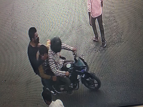Three militants who killed journalist Shujaat Bukhari caught on CCTV camera