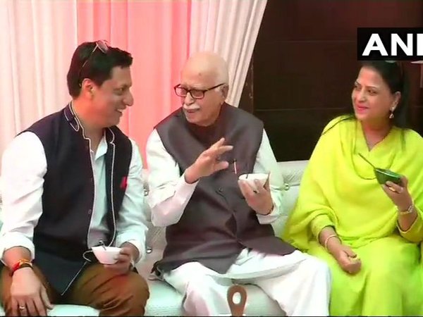 LK Advani at Shahnawaz Hussain's residence