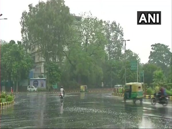 Ferozshah Road near Lalit Kala Academy