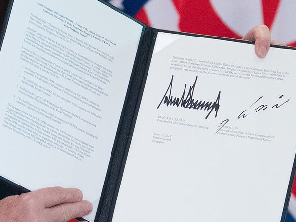 Trump-Kim Summit: What Trump and Kim Jongs signatures reveal? Trump-Kim Summit: What Trump and Kim Jongs signatures reveal?