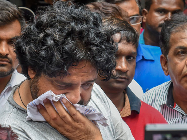 Prabhat Kuthariya, husband of pilot Maria Zuberi who died in the chartered plane crash in Ghatkopars Jivdaya Lane Prabhat Kuthariya, husband of pilot Maria Zuberi who died in the chartered plane crash in Ghatkopars Jivdaya Lane