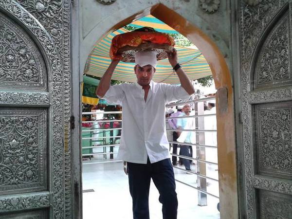 Khanna fasts for one day during Holy month Khanna fasts for one day during Holy month
