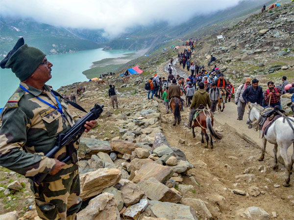 Fresh batch of 3,000 pilgrims leave for Amarnath Yatra Fresh batch of 3,000 pilgrims leave for Amarnath Yatra