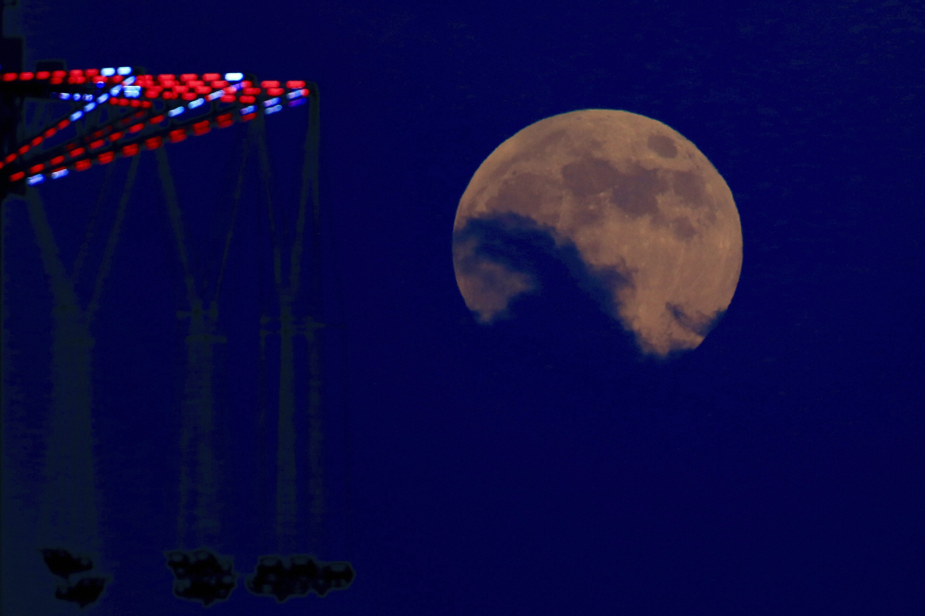 World witnesses the celestial event