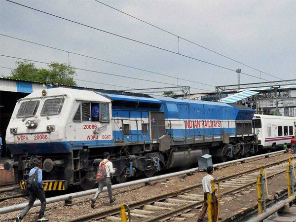 Good news, Railways to accept DL, Aadhaar as ID proof Good news, Railways to accept DL, Aadhaar as ID proof