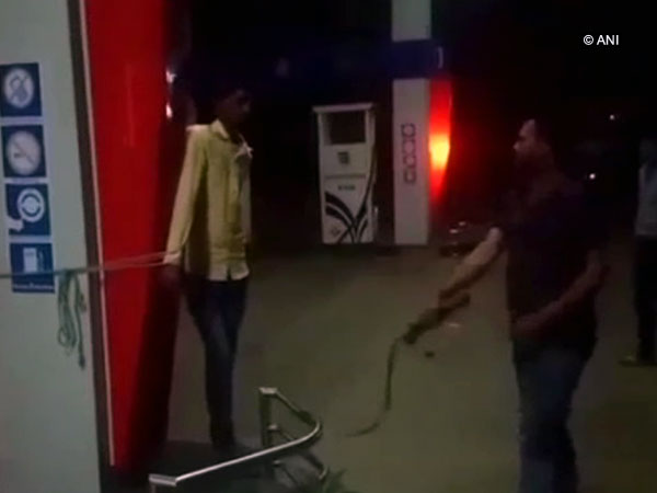 mp petrol pump beating mp petrol pump beating