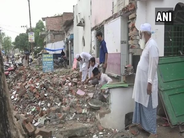 Muslims of Allahabad demolishing Mosques (Image courtesy - ANI/Twitter) Muslims of Allahabad demolishing Mosques (Image courtesy - ANI/Twitter)