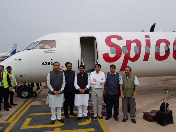 The Q400 aircraft has 78 seats The Q400 aircraft has 78 seats