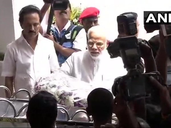 PM Modi pays last respects