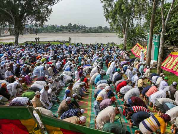 175k Indians on Haj pilgrimage gather at Arafat 175k Indians on Haj pilgrimage gather at Arafat