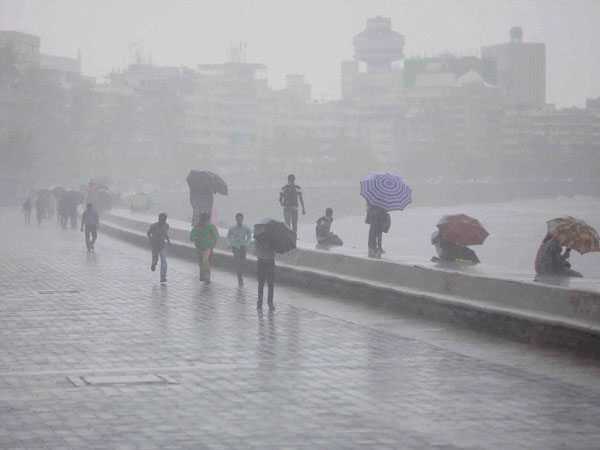 Weather forecast for Aug 3: On and off rains to continue in Mumbai Weather forecast for Aug 3: On and off rains to continue in Mumbai