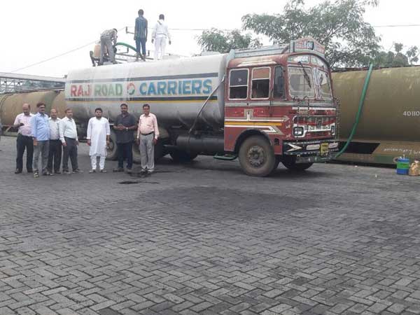 Railways will transport for free relief material being sent to Kerala Railways will transport for free relief material being sent to Kerala
