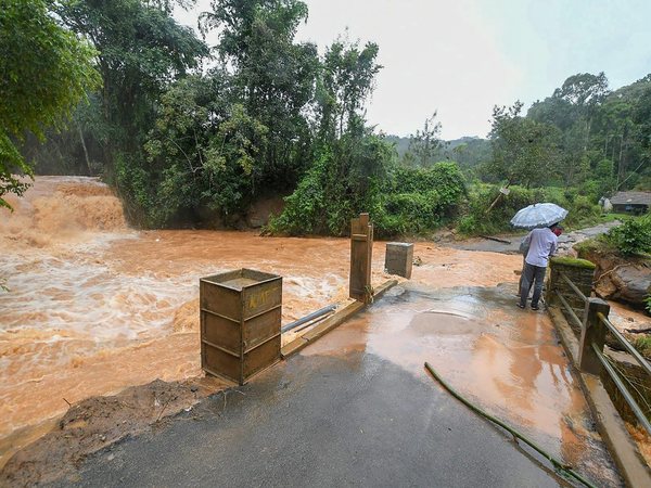 Overflowing bridge