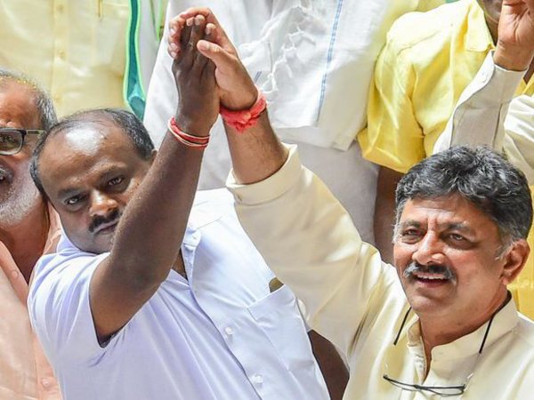 Kumaraswamy with D K Shivakumar