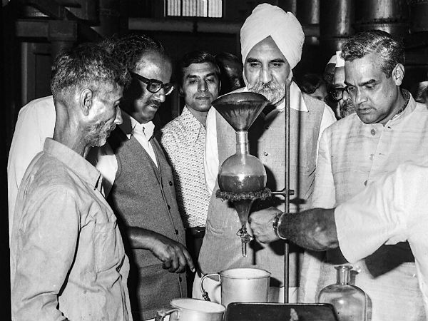 Atal Bihari Vajpayee while visiting Mysuru Palace