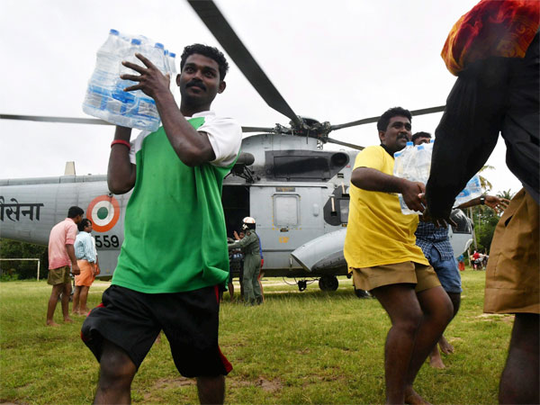 Kerala Floods: Youth sends SOS message to take selfie with helicopter Kerala Floods: Youth sends SOS message to take selfie with helicopter