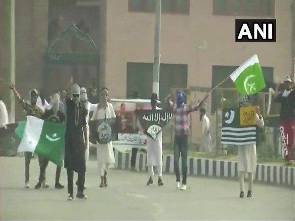 Stone pelting reported