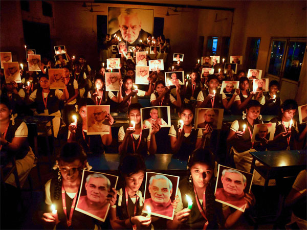 Tributes in chennai