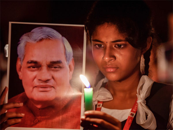 Tributes in chennai