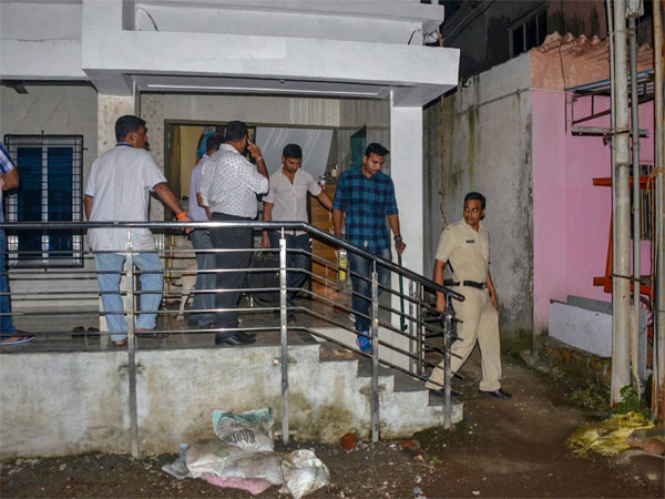 Maharashtra Anti-Terrorism Squad (ATS) raids the house of a Sanatan Sanstha member Vaibhav Raut at Nalasopara, in Palghar Maharashtra Anti-Terrorism Squad (ATS) raids the house of a Sanatan Sanstha member Vaibhav Raut at Nalasopara, in Palghar