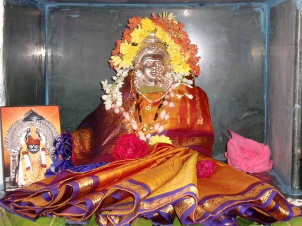 Significance and importance of Varalaxmi Vrat Significance and importance of Varalaxmi Vrat