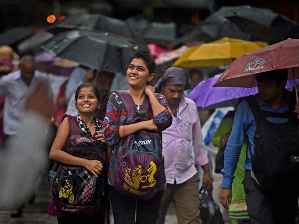 Weather forecast for Oct 9: Rain likely to reduce in Chennai after 24 hours Weather forecast for Oct 9: Rain likely to reduce in Chennai after 24 hours