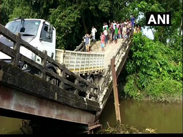 Canal bridge collapses in Siliguri