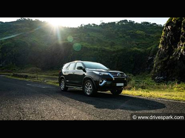 Toyota Fortuner - India’s Favourite Premium SUV Toyota Fortuner - India’s Favourite Premium SUV
