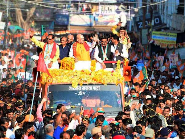 Anger of upper caste a big issue in Madhya Pradesh; RSS too gives signal to placate them Anger of upper caste a big issue in Madhya Pradesh; RSS too gives signal to placate them