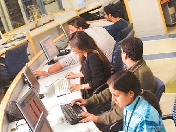 With the help of Canada, Indian cops bust huge call centre scam With the help of Canada, Indian cops bust huge call centre scam