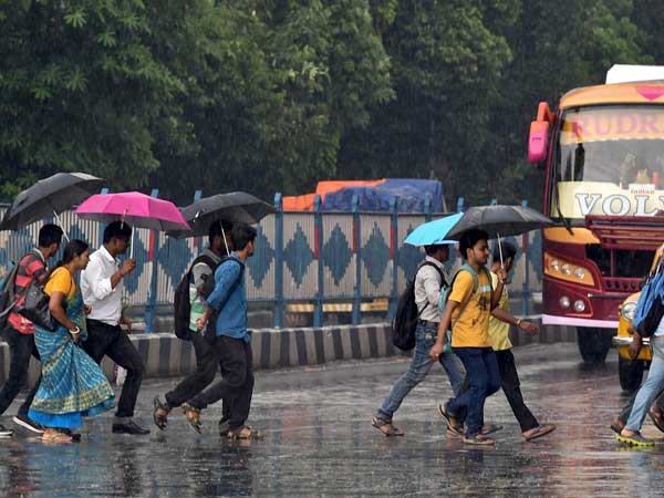 Weather forecast for Oct 10: Heavy rains likely in Kolkata Weather forecast for Oct 10: Heavy rains likely in Kolkata