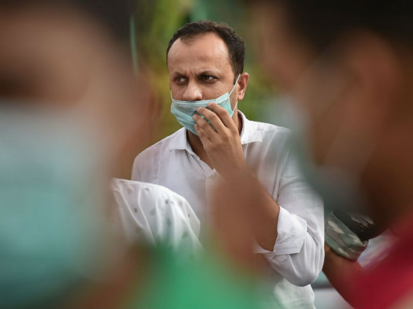 Delhis air quality remains poor, authorities warn further deterioration Delhis air quality remains poor, authorities warn further deterioration