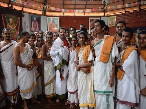 Rahul Gandhi with tudents of the Veda Pathashala in Shringeri