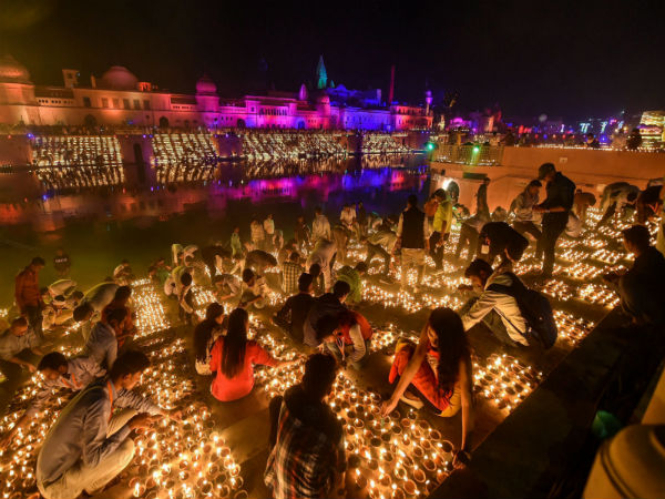 Three lakh Diyas on banks of river Sarayu Three lakh Diyas on banks of river Sarayu