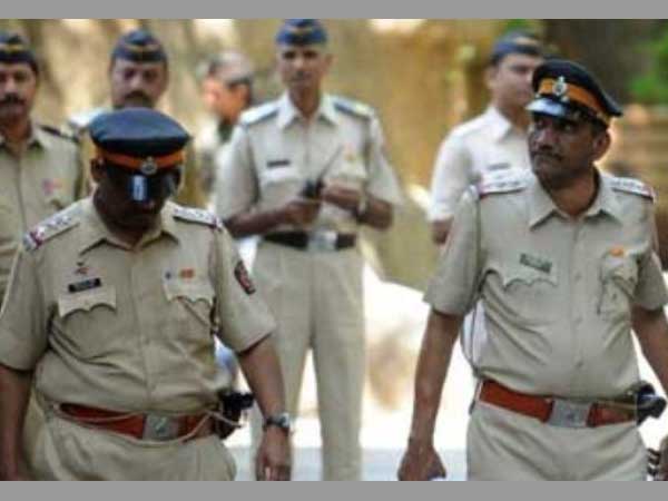 Police constable robbed
