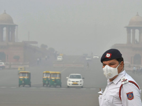 209 calls received by Delhi fire services on Diwali