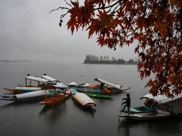 Former police chief SP Vaid cherishes beauty of snowfall in Kashmir